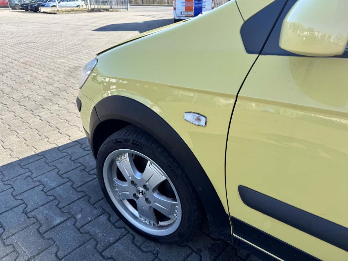 Hyundai Getz Cross original Kotfl&uuml;gel vorn links 3W Willow Green Bj.2008